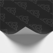 Trinity Knot Black Wrapping Paper Cadeaupapier (Hoek)