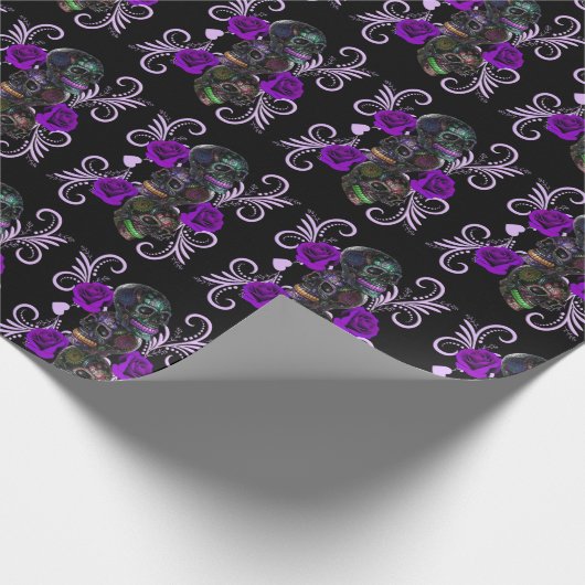 Triple Black Day of the Dead Skulls Paarse Rozen Cadeaupapier (Hoek)