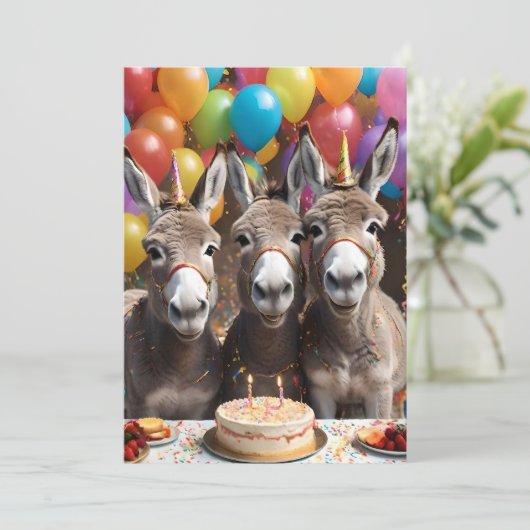 Triple the Joy: een ezel Triplets 'Verjaardag Bash Kaart (Staand voorkant)