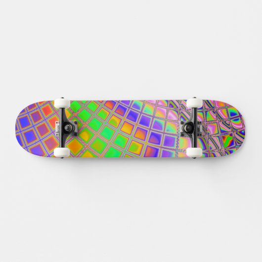 Trippy Groovy Levendige Abstracte Digitale Fractal Skateboard (Horizontaal)
