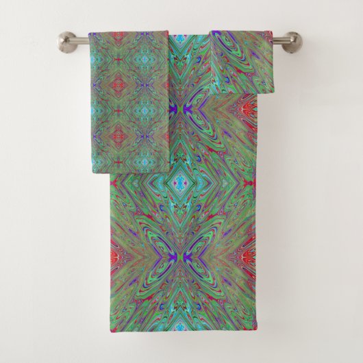 Trippy Retro Paarse en groene Abstracte vlinder Bad Handdoek (Insitu)