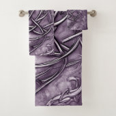 Triquetra Trinity Knot Lavender Purple Faux Métal (En situation)