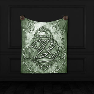 Triquetra Trinity Knot Sage Green Faux Metallic Wandkleed