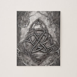 Triquetra Trinity Knot Silvery Pewter Faux Metal Legpuzzel