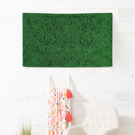  Triskle Celtic Trinity Knot Ivy Green Spandoek (Insitu)