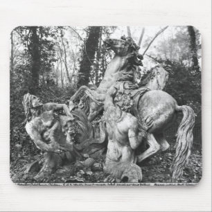 Tritons die twee paarden van de zon grommen in gro muismat