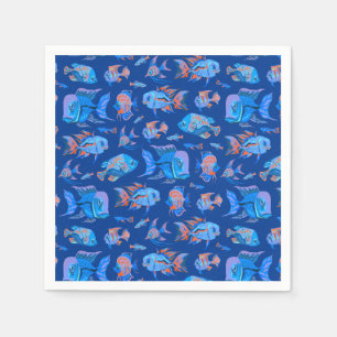 Troebele tropische vissen op blauw servet