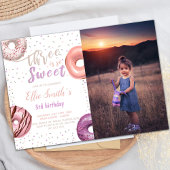 Trois beignets roses doux photo Invitations