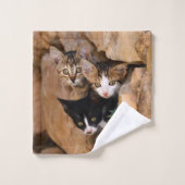 Trois Cute Curieux Chat Kittens Visages Drôle Phot (Gant de toilette)