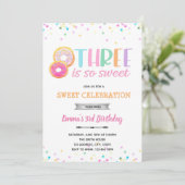 Trois est si doux invitation de beignet (Debout devant)