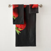 Trois Fraises Sur Btcna Noir (En situation)