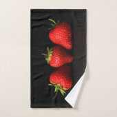 Trois Fraises Sur Btcna Noir (Serviette à main)