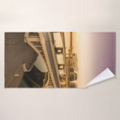 TROIS HOMMES SUR MOTOCYCLES TRAVERSANT LE PONT (Serviette de bain)