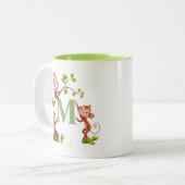 Trois mignons singes et une Mug de Monogramme Vert (Devant gauche)
