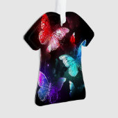 Trois papillons brillants sur l'arrière - plan de  (devant)