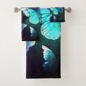 Trois papillons brillants sur l'arrière - plan de (En situation)