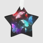 Trois papillons brillants sur l'arrière - plan de  (dos)