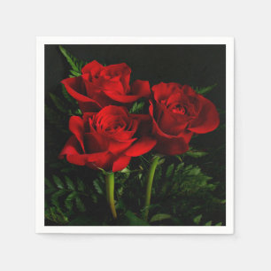 Trois serviettes en papier rouge Roses