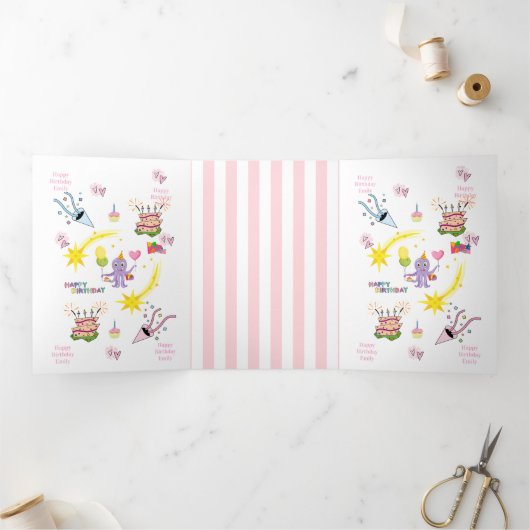 Trois Volets Joyeux Anniversaire Carte Tri-Fold Cakecupake Pieu (Intérieur)