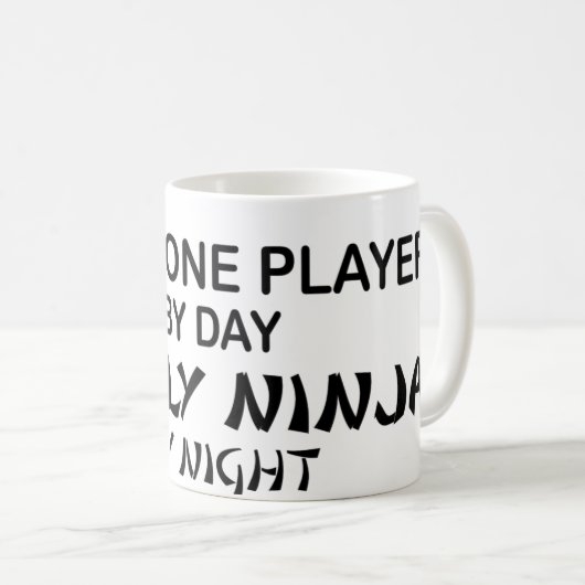 Trombone Deadly Ninja bij nacht Koffiemok (Voorkant rechts)