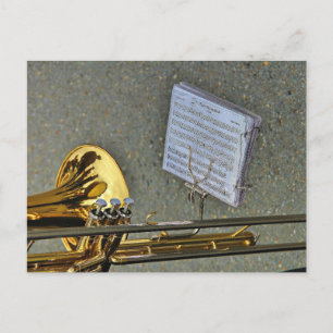 Trombone muziekinstrument met notatie briefkaart