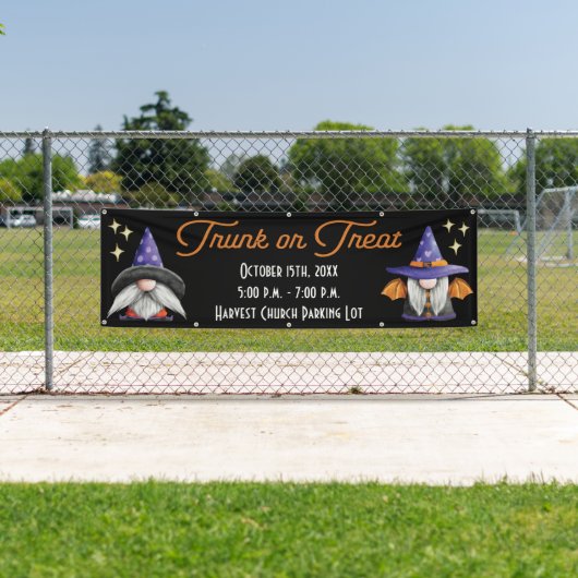 Tronc Gnomes mignons ou bannière de traitement (En situation)