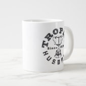 Trophy Husband 2026 Mug Extra Grote Beker (Voorkant rechts)