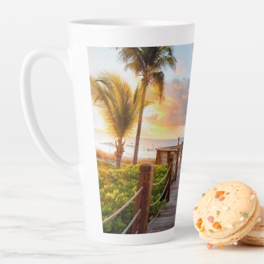 Tropical boardwalk Latte Mug 17oz (En situation)