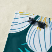 Tropical Flower Script Monogram Strandlaken (In situ)