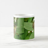 Tropical Iridescente Papillon vert Mug (Centre)
