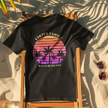 Tropical Island Beach Trip Custom Palm Tree<br><div class="desc">Cool jumelé t-shirts tricolores pour vacances en famille pour une croisière sur l'île. Doté de beaux palmiers face à un joli coucher de soleil de plage rose. Parfait tee - shirt noir personnalisé pour votre séjour d'été à la mer.</div>