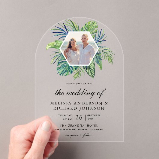 Tropical Monstera Palm Leaves Photo Wedding Acryl Uitnodigingen (Insitu (Draagbaar))