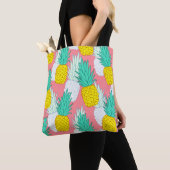 Tropical seamless pattern with exotic pineapples. draagtas (Dichtbij)