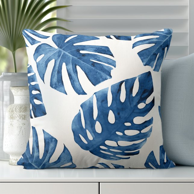 Tropisch blauw wit palmblad kussen (Transform Your Room with Coastal Throw Pillows)