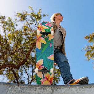 Tropisch bloemenpatroon in Hawaiian Skateboard