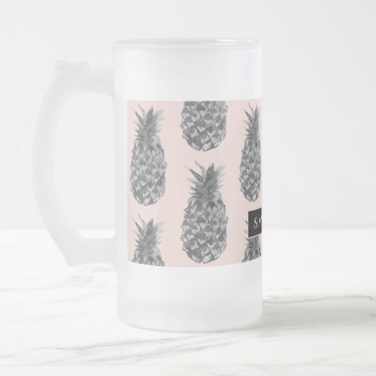 Tropisch grijs en roze anananassap patroon met naa matglas bierpul (Links)