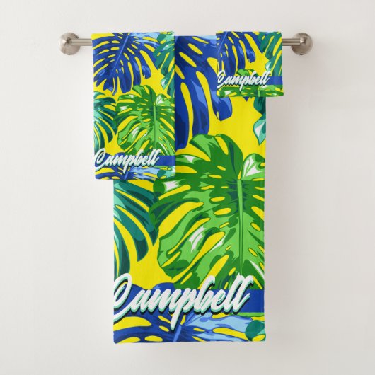 Tropisch groene gele palmbladeren monogram bad handdoek (Insitu)