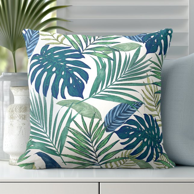 Tropisch modern palmblad Sierkussen (Discover our Elegant Coastal Throw Pillows in Blue & White.)
