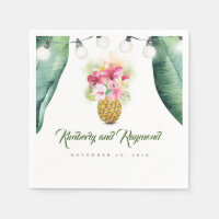 Tropisch palmblad en bloemig ananas vaas strand