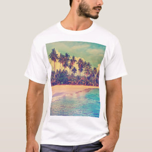 Tropisch paradijs: zee, hotel, strand. t-shirt