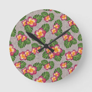 tropisch patroon met bloemen en bladeren ronde klok