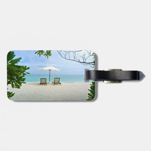 Tropisch strand, stoeltje, Hawaiiaanse bloem Bagagelabel (Achterkant horizontaal)