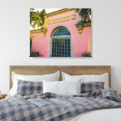 Tropisch treinstation façade canvas afdruk (Insitu (Slaapkamer))