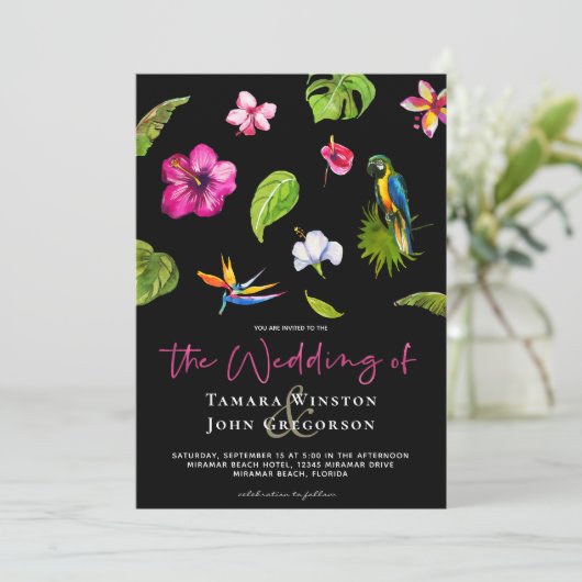 Tropisch zwart roze bloemengroen strand bruiloft kaart (Staand voorkant)