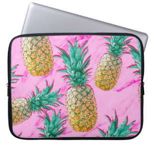 Tropische Ananassen & Roze Marmer Modern Kleurrijk Laptop Sleeve