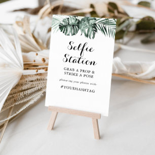 Tropische begroeiing Witte Bloemige Selfie Station Poster