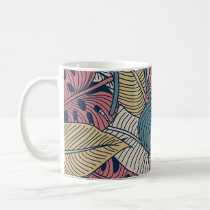 Tropische bladeren, bloemennaadloze achtergrond. koffiemok