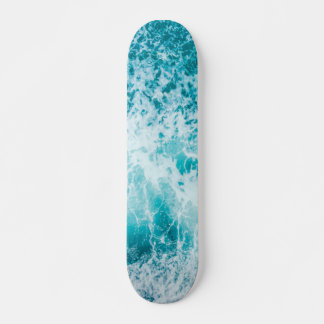 Tropische blauwe golven in de Oceaan Skateboard