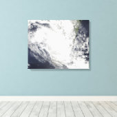 Tropische cycloon Fami hangt boven Madagaskar Canvas Afdruk (Insitu (Houten vloer))