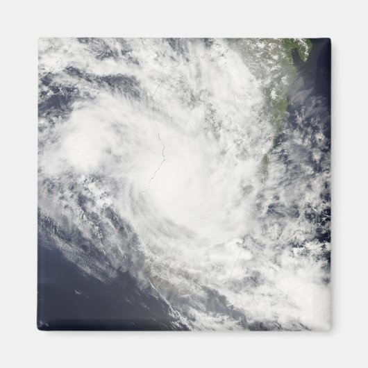 Tropische cycloon Fami hangt boven Madagaskar Magneet (Voorkant)